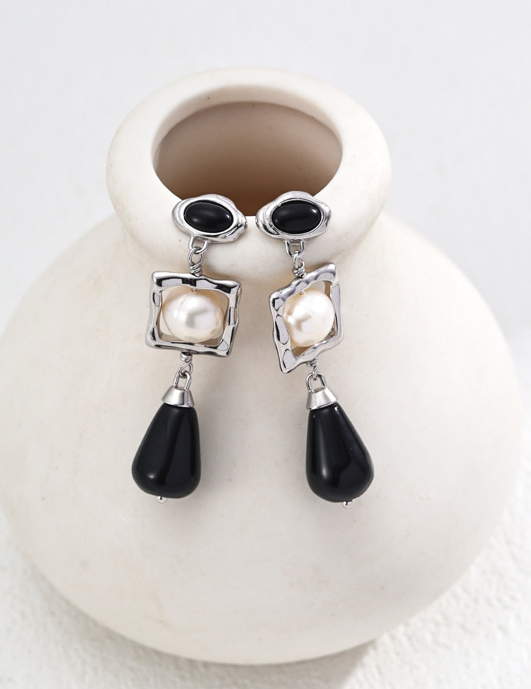 S925 Silver Natural Pearl Black Agate Earrings