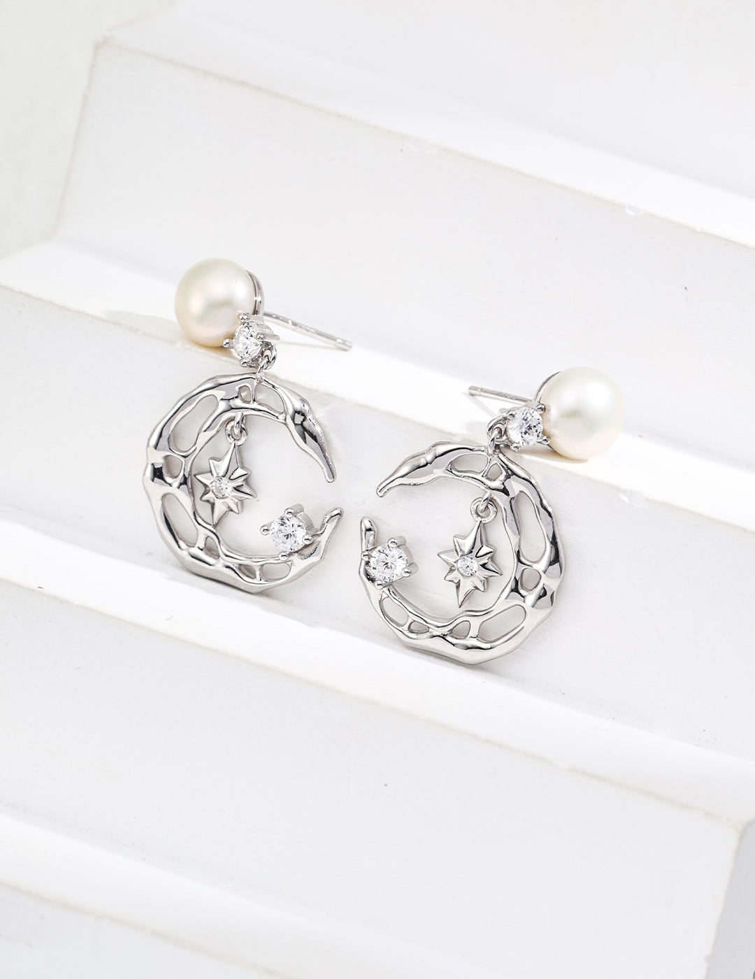 S925 Silver design natural pearl zircon earrings